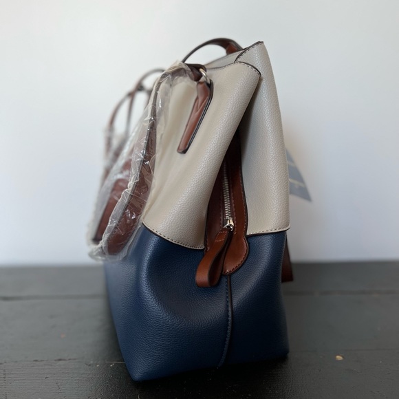 Adrienne Vittadini Tri-color Handbag - Picture 6 of 11